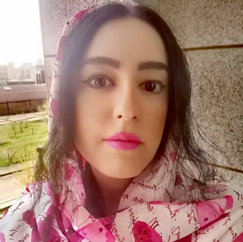 سوگل دادبه 